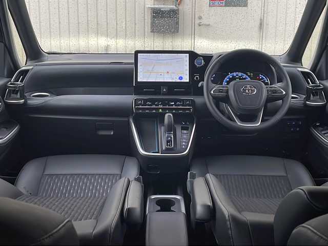 トヨタ ノア ハイブリッド 道北・旭川 2023(令5)年 1.7万km スパークリングブラックパールクリスタルシャイン /4WD//ワンオーナー//禁煙車//純正10/5型ディスプレイオーディオナビ機能付き /BT/CD/DVD/USB/HDMI/フルセグ//トヨタチームメイト//LDA//BSM//PCS//PDA//クリアランスソナー//RCTA//RCD//PKSB//SEA//RSA//LCA//ACC//FCTA//AdvanceDrive//PSD//発進遅れ告知//革巻きステアリング//ステアリングスイッチ//ハーフレザーシート//前席シートヒーター//全方位カメラ//オートライト//LEDヘッドライト//オートマチックハイビーム//フォグランプ//360度ドライブレコーダー//AC１５００W//ETC//サンシェード//ドアバイザー//ヘットライトレベライザー//社外AW冬タイヤ積み込み//純正フロアマット