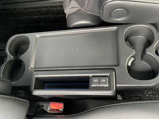 トヨタ ノア ハイブリッド 道北・旭川 2023(令5)年 1.7万km スパークリングブラックパールクリスタルシャイン /4WD//ワンオーナー//禁煙車//純正10/5型ディスプレイオーディオナビ機能付き /BT/CD/DVD/USB/HDMI/フルセグ//トヨタチームメイト//LDA//BSM//PCS//PDA//クリアランスソナー//RCTA//RCD//PKSB//SEA//RSA//LCA//ACC//FCTA//AdvanceDrive//PSD//発進遅れ告知//革巻きステアリング//ステアリングスイッチ//ハーフレザーシート//前席シートヒーター//全方位カメラ//オートライト//LEDヘッドライト//オートマチックハイビーム//フォグランプ//360度ドライブレコーダー//AC１５００W//ETC//サンシェード//ドアバイザー//ヘットライトレベライザー//社外AW冬タイヤ積み込み//純正フロアマット