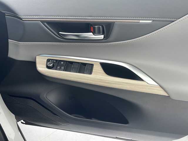 トヨタ ハリアー Z 沖縄県 2021(令3)年 3.8万km ホワイトパールクリスタルシャイン 純正ディスプレイオーディオ/　(ナビ　ラジオ　フルセグＴＶ　ＵＳＢ　Ｂｌｕｅｔｏｏｔｈ)/全方位カメラ/バックカメラ/ビルトインＥＴＣ２．０/アダプティブクルーズコントロール　(ＡＣＣ)/ヘッドアップディスプレイ　(ＨＵＤ)/デジタルインナーミラー/パワーバックドア/ハーフレザーシート/電動パーキングブレーキ/ＬＥＤヘッドライト/クリアランスソナー前後/D席パワーシート/スマートキー/スペアキー有り