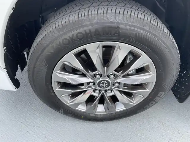 トヨタ ランドクルーザー ZX 東京都 2024(令6)年 0.2万km プレシャスホワイトパール ワンオーナー/４WD/12.3インチディスプレイナビ機能付き/【フルセグTV/Bluetooth/HDMI/USB/CD/DVD】/アランドビューモニター/リアエンターテーメントシステム/パワーバックドア/サンルーフ/ベージュ皮シート/モデリスタフェンダーガーニッシュ/モデリスタリアスカート/モデリスタフロントスポイラー/後席ディスプレイ/純正２０インチアルミ/クールBOX/Toyota Safety Sense/PCS(プリクラッシュセーフティー）/LTA(レーントレーシングアシスト）/AHS(アダプティブハイビームシステム）/RSA(ロードサインアシスト）/レーダークルーズコントロール/先行車発進お知らせ/スペアキー１本/保証書・取説・ナビ説