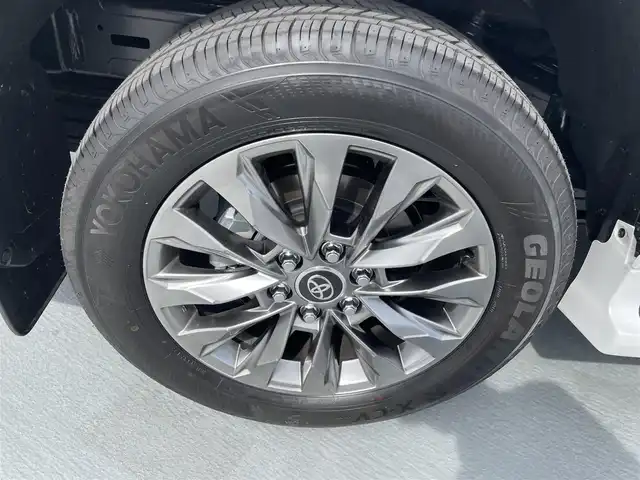 トヨタ ランドクルーザー ZX 東京都 2024(令6)年 0.2万km プレシャスホワイトパール ワンオーナー/４WD/12.3インチディスプレイナビ機能付き/【フルセグTV/Bluetooth/HDMI/USB/CD/DVD】/アランドビューモニター/リアエンターテーメントシステム/パワーバックドア/サンルーフ/ベージュ皮シート/モデリスタフェンダーガーニッシュ/モデリスタリアスカート/モデリスタフロントスポイラー/後席ディスプレイ/純正２０インチアルミ/クールBOX/Toyota Safety Sense/PCS(プリクラッシュセーフティー）/LTA(レーントレーシングアシスト）/AHS(アダプティブハイビームシステム）/RSA(ロードサインアシスト）/レーダークルーズコントロール/先行車発進お知らせ/スペアキー１本/保証書・取説・ナビ説