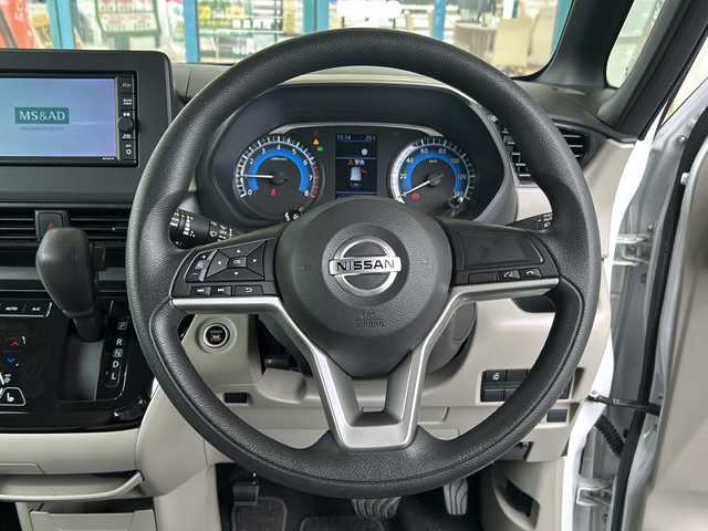 日産 ルークス X 愛知県 2022(令4)年 1.2万km セレニティゴールドPM/シルキーホワイト 登録時11148km/ワンオーナー/全周囲モニター/純正ナビＴＶ/Bluetooth　フルセグ/パワースライドドア/ドライブレコーダー/純正フロアマット/全席シートヒーター/クリアランスソナー/衝突被害軽減ブレーキ/電動格納ミラー/ミラーウインカー/保証書/取扱説明書/スマートキー×2