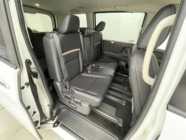 日産 セレナ ハイウェイスター V 福井県 2023(令5)年 4.4万km プリズムホワイト 純正12.3インチナビ/(Bluetooth/フルセグTV/USB)/ビルトインＥＴＣ２．０/両側パワースライドドア/プロパイロット/ブラインドスポットモニター/前後ソナー/レーンキープアシスト/ＬＥＤライト/オートライト/オートマチックハイビーム/電動パーキング/ブレーキホールド/プッシュスタート/スマートキーx2