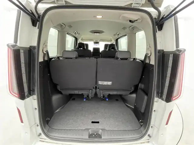 日産 セレナ ハイウェイスター V 福井県 2023(令5)年 4.4万km プリズムホワイト 純正12.3インチナビ/(Bluetooth/フルセグTV/USB)/ビルトインＥＴＣ２．０/両側パワースライドドア/プロパイロット/ブラインドスポットモニター/前後ソナー/レーンキープアシスト/ＬＥＤライト/オートライト/オートマチックハイビーム/電動パーキング/ブレーキホールド/プッシュスタート/スマートキーx2