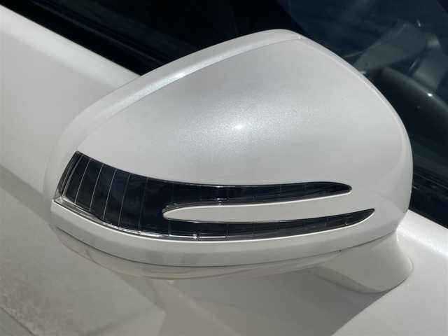 メルセデス・ベンツ ＳＬ３５０ ブルーエフィシェンシー 長崎県 2012(平24)年 8.7万km ダイヤモンドホワイト 純正メーカーナビ/CD DVD再生機能有り/レザーシート/バックカメラ/クルーズコントロール/パドルシフト/パワーシート/メモリーシート/シートヒーター/エアーサスペンション/パワーバックドア/ECOボタン/プッシュスタート/純正19インチアルミホイール/ETC/横滑り防止機能/HIDヘッドライト/スマートキー/スペアキー×1/保証書　取扱説明書