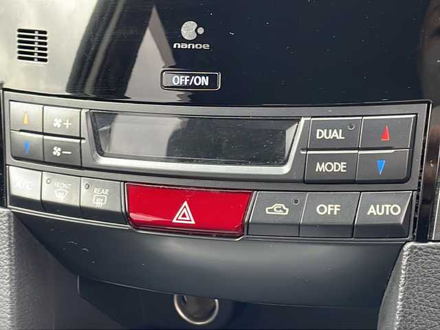 スバル レガシィ ツーリングワゴン 2．5iアイサイト 秋田県 2013(平25)年 6万km アイスシルバーメタリック 社外メモリナビ/・フルセグTV/USB/Bluetooth/・SD/CD/DVD/バックカメラ/アイサイト/前席パワーシート/アイドリングストップ/HIDヘッドライト/純正17インチAW/プッシュスタート