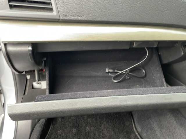 スバル レガシィ ツーリングワゴン 2．5iアイサイト 秋田県 2013(平25)年 6万km アイスシルバーメタリック 社外メモリナビ/・フルセグTV/USB/Bluetooth/・SD/CD/DVD/バックカメラ/アイサイト/前席パワーシート/アイドリングストップ/HIDヘッドライト/純正17インチAW/プッシュスタート