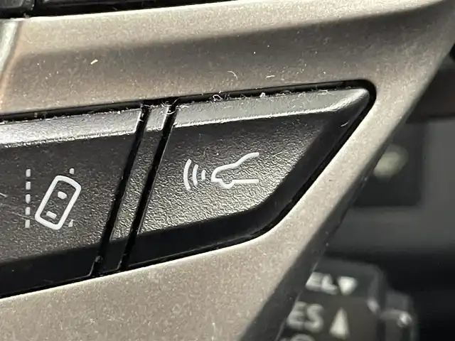 トヨタ マークＸ 250RDS 群馬県 2017(平29)年 6.5万km プレシャスブラックパール クリアランスソナー/＝＝＝＝＝＝/純正７インチナビ/・AM/FM/Bluetooth/フルセグTV/CD/DVD/SD/＝＝＝＝＝＝/純正７インチナビ　ＭＴモード付ＡＴ　クリアランスソナー　レーンキープアシスト　バックカメラ　プリクラッシュセーフティ　ハーフレザーシート　シートヒーター　オートマチックハイビーム　純正ＥＴＣ　禁煙車