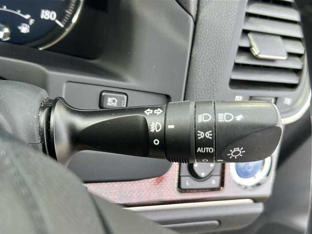 トヨタ クラウン ハイブリッド ロイヤル 茨城県 2017(平29)年 2万km ホワイトパールクリスタルシャイン ワンオーナー/レーンキープアシスト/衝突軽減/純正SDナビ/　　BT/CD/DVD/ワンセグ/バックカメラ/クルーズコントロール/純正16インチアルミホイール/HIDオートライト/オートマティックハイビーム/ドライブレコーダー/スマートキー/ETC