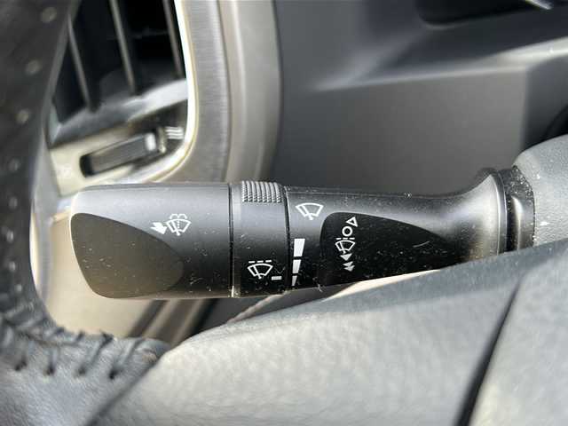 トヨタ クラウン ハイブリッド ロイヤル 茨城県 2017(平29)年 2万km ホワイトパールクリスタルシャイン ワンオーナー/レーンキープアシスト/衝突軽減/純正SDナビ/　　BT/CD/DVD/ワンセグ/バックカメラ/クルーズコントロール/純正16インチアルミホイール/HIDオートライト/オートマティックハイビーム/ドライブレコーダー/スマートキー/ETC