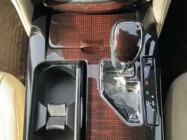 トヨタ クラウン ハイブリッド ロイヤル 茨城県 2017(平29)年 2万km ホワイトパールクリスタルシャイン ワンオーナー/レーンキープアシスト/衝突軽減/純正SDナビ/　　BT/CD/DVD/ワンセグ/バックカメラ/クルーズコントロール/純正16インチアルミホイール/HIDオートライト/オートマティックハイビーム/ドライブレコーダー/スマートキー/ETC