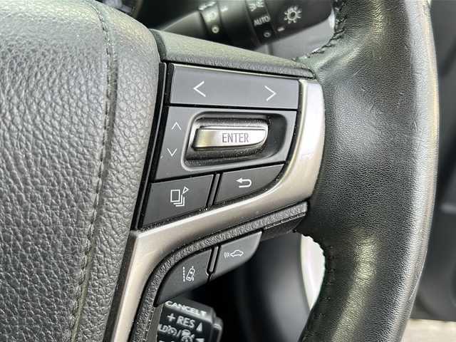 トヨタ クラウン ハイブリッド ロイヤル 茨城県 2017(平29)年 2万km ホワイトパールクリスタルシャイン ワンオーナー/レーンキープアシスト/衝突軽減/純正SDナビ/　　BT/CD/DVD/ワンセグ/バックカメラ/クルーズコントロール/純正16インチアルミホイール/HIDオートライト/オートマティックハイビーム/ドライブレコーダー/スマートキー/ETC