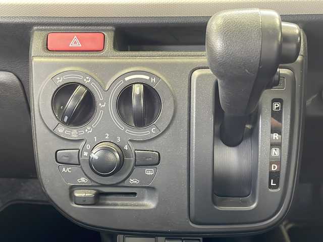 スズキ アルト S 愛媛県 2019(令1)年 1.9万km アーバンブラウンパールメタリック 走行距離18568キロ/コーナーセンサー/レーンキープアシスト/純正オーディオ/オートライト/アイドリングストップ/シートヒーター/リモコンキー/純正フロアマット