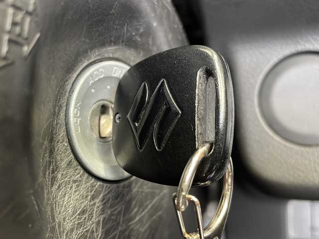 スズキ アルト S 愛媛県 2019(令1)年 1.9万km アーバンブラウンパールメタリック 走行距離18568キロ/コーナーセンサー/レーンキープアシスト/純正オーディオ/オートライト/アイドリングストップ/シートヒーター/リモコンキー/純正フロアマット