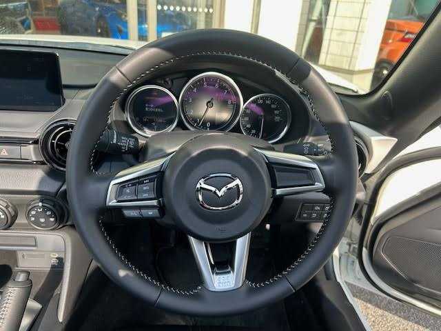 マツダ ロードスター S 埼玉県 2024(令6)年 1.8万km スノーフレイクホワイトパールマイカ 純正ディスプレイオーディオ/Bluetooth/AppleCarPlay/バックカメラ/i-ACTIVSENSE/ブラインドスポットモニター/ドライブレコーダー/LEDヘッドライト/プッシュスタート/リモコンキー/ETC/保証書/取扱説明書/スペアキー