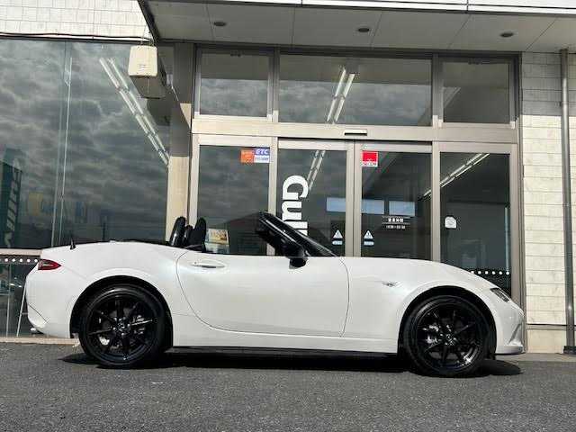 マツダ ロードスター S 埼玉県 2024(令6)年 1.8万km スノーフレイクホワイトパールマイカ 純正ディスプレイオーディオ/Bluetooth/AppleCarPlay/バックカメラ/i-ACTIVSENSE/ブラインドスポットモニター/ドライブレコーダー/LEDヘッドライト/プッシュスタート/リモコンキー/ETC/保証書/取扱説明書/スペアキー