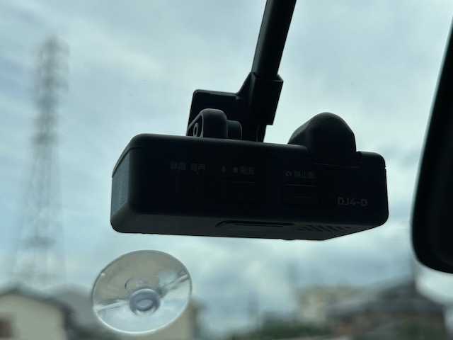 日産 デイズ ルークス ハイウェイスターX 大阪府 2020(令2)年 1.8万km ホワイトパール ナビ　/フルセグ　/Ｂｌｕｅｔｏｏｔｈ　/全方位カメラ　/パワースライドドア　/ドライブレコーダー　/ＬＥＤヘッドライト　/オートハイビーム　/革巻きハンドル　/フロアーマット　/サイドバイザー　/ＥＴＣ