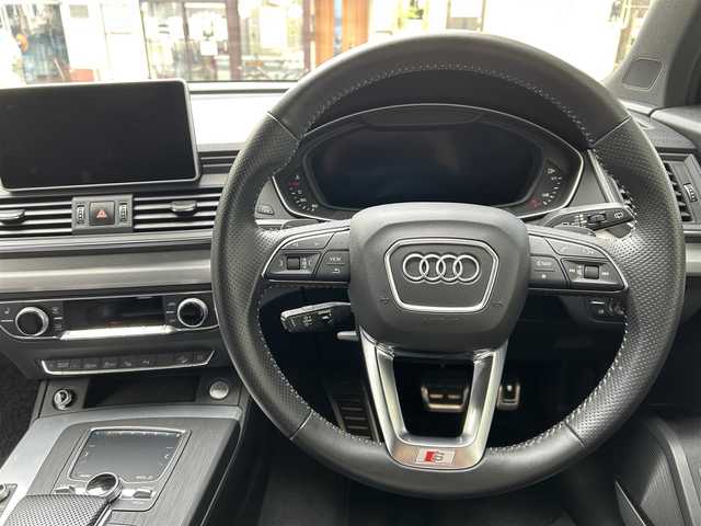 アウディ Ｑ５ 40TDIクワトロ スポーツ 東京都 2020(令2)年 2.1万km 黒 ディーラー車/ディーゼル車/4WD/純正ナビ（CD/DVD/BT/地デジTV/WIFI/)/バックカメラ・全周囲/ハーフレザーシート/シートヒーター・ヒーテッドミラー/BANG&OLUFSENスピーカー/クルーズコントロール/パワーバックドア/ルーフレーム/ドライブレコーダー/純正１９インチアルミ/ステアリングスイッチ/パドルシフト/アイドリングストップ/純正マット/保証書・取説