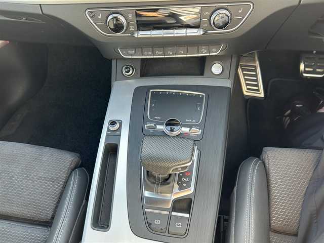 アウディ Ｑ５ 40TDIクワトロ スポーツ 東京都 2020(令2)年 2.1万km 黒 ディーラー車/ディーゼル車/4WD/純正ナビ（CD/DVD/BT/地デジTV/WIFI/)/バックカメラ・全周囲/ハーフレザーシート/シートヒーター・ヒーテッドミラー/BANG&OLUFSENスピーカー/クルーズコントロール/パワーバックドア/ルーフレーム/ドライブレコーダー/純正１９インチアルミ/ステアリングスイッチ/パドルシフト/アイドリングストップ/純正マット/保証書・取説