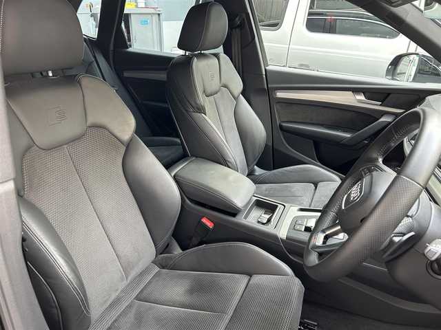 アウディ Ｑ５ 40TDIクワトロ スポーツ 東京都 2020(令2)年 2.1万km 黒 ディーラー車/ディーゼル車/4WD/純正ナビ（CD/DVD/BT/地デジTV/WIFI/)/バックカメラ・全周囲/ハーフレザーシート/シートヒーター・ヒーテッドミラー/BANG&OLUFSENスピーカー/クルーズコントロール/パワーバックドア/ルーフレーム/ドライブレコーダー/純正１９インチアルミ/ステアリングスイッチ/パドルシフト/アイドリングストップ/純正マット/保証書・取説