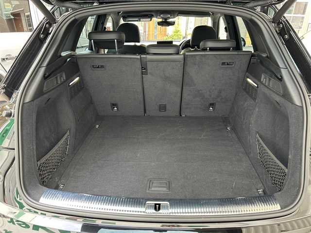 アウディ Ｑ５ 40TDIクワトロ スポーツ 東京都 2020(令2)年 2.1万km 黒 ディーラー車/ディーゼル車/4WD/純正ナビ（CD/DVD/BT/地デジTV/WIFI/)/バックカメラ・全周囲/ハーフレザーシート/シートヒーター・ヒーテッドミラー/BANG&OLUFSENスピーカー/クルーズコントロール/パワーバックドア/ルーフレーム/ドライブレコーダー/純正１９インチアルミ/ステアリングスイッチ/パドルシフト/アイドリングストップ/純正マット/保証書・取説