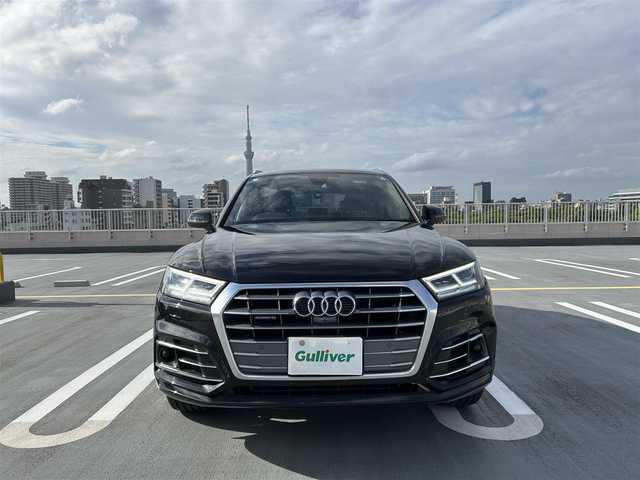 アウディ Ｑ５ 40TDIクワトロ スポーツ 東京都 2020(令2)年 2.1万km 黒 ディーラー車/ディーゼル車/4WD/純正ナビ（CD/DVD/BT/地デジTV/WIFI/)/バックカメラ・全周囲/ハーフレザーシート/シートヒーター・ヒーテッドミラー/BANG&OLUFSENスピーカー/クルーズコントロール/パワーバックドア/ルーフレーム/ドライブレコーダー/純正１９インチアルミ/ステアリングスイッチ/パドルシフト/アイドリングストップ/純正マット/保証書・取説
