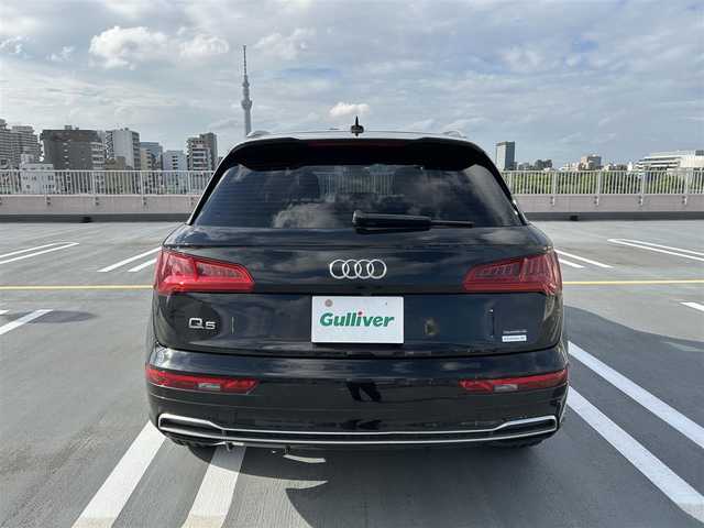アウディ Ｑ５ 40TDIクワトロ スポーツ 東京都 2020(令2)年 2.1万km 黒 ディーラー車/ディーゼル車/4WD/純正ナビ（CD/DVD/BT/地デジTV/WIFI/)/バックカメラ・全周囲/ハーフレザーシート/シートヒーター・ヒーテッドミラー/BANG&OLUFSENスピーカー/クルーズコントロール/パワーバックドア/ルーフレーム/ドライブレコーダー/純正１９インチアルミ/ステアリングスイッチ/パドルシフト/アイドリングストップ/純正マット/保証書・取説