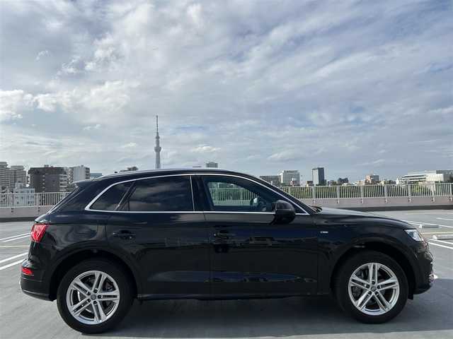 アウディ Ｑ５ 40TDIクワトロ スポーツ 東京都 2020(令2)年 2.1万km 黒 ディーラー車/ディーゼル車/4WD/純正ナビ（CD/DVD/BT/地デジTV/WIFI/)/バックカメラ・全周囲/ハーフレザーシート/シートヒーター・ヒーテッドミラー/BANG&OLUFSENスピーカー/クルーズコントロール/パワーバックドア/ルーフレーム/ドライブレコーダー/純正１９インチアルミ/ステアリングスイッチ/パドルシフト/アイドリングストップ/純正マット/保証書・取説