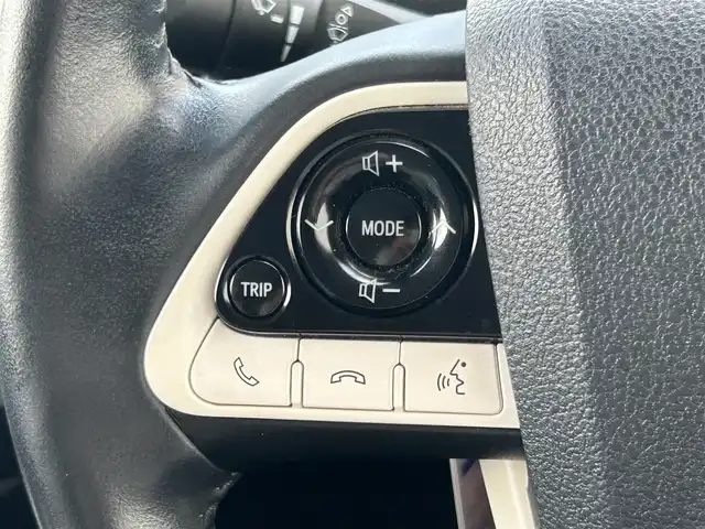 トヨタ プリウス ＰＨＶ A 群馬県 2017(平29)年 6.3万km スピリテッドアクアメタリック TRDエアロ/TRD17インチAW/純正11.6インチメモリナビ/　　【BT フルセグ USB AUX】/バックカメラ/トヨタセーフティセンス/ ・レーダークルーズコントロール/ ・プリクラッシュセーフティ / ・レーンディパーチャーアラート/ ・アダプティブハイビーム/LEDオートヘッドライト/白レザー調シートカバー/ドライブレコーダー/アイドリングストップ/コーナーセンサー/ステアリングスイッチ/電動格納ウィンカーミラー/フォグランプ/スマートキー/ETC