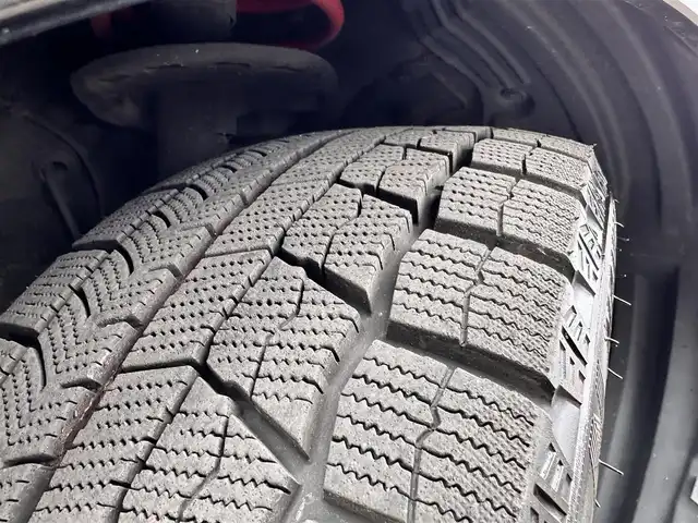 レクサス ＣＴ 200h Fスポーツ 宮城県 2011(平23)年 14.6万km ブラック 後期型ヘッドライト/純正メーカーHDDナビ/【CD・DVD・MSV・USB・AUX・フルセグTV】/バックカメラ/純正17インチAW/クルーズコントロール/シートヒーター/シートリフター/パドルシフト/革巻きステアリング/ステアリングスイッチ/コーナーセンサー/ウィンカーミラー/オートライト/LEDヘッドライト/フォグライト/スマートキーX２/カードキー/ETC