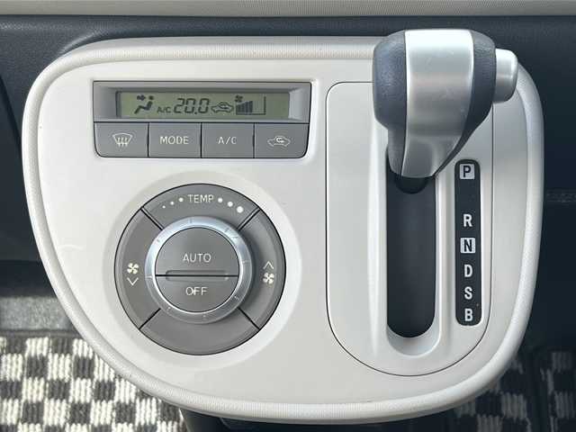 ダイハツ ミラ ココア プラスX 三重県 2013(平25)年 5.3万km パールホワイトⅢ スペアキー /ルーフレール /純正フロアマット/アイドリングストップ/ABS/純正ドアバイザー /AM/FM/CD/AUX　/禁煙車