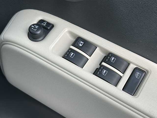 ダイハツ ミラ ココア プラスX 三重県 2013(平25)年 5.3万km パールホワイトⅢ スペアキー /ルーフレール /純正フロアマット/アイドリングストップ/ABS/純正ドアバイザー /AM/FM/CD/AUX　/禁煙車