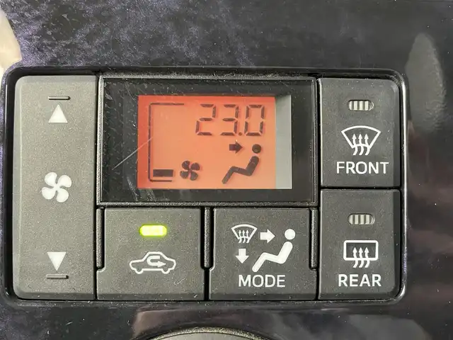 ダイハツ タント カスタム X トップED SA Ⅲ 福岡県 2017(平29)年 8.8万km パールホワイトⅢ ワンオーナー/スマートアシスト/衝突軽減/レーンキープアシスト/純正ナビ（ＮＳＺＰ－Ｗ６７Ｄ）/フルセグTV/CD/DVD/BT/SD/AM/FM/バックカメラ/パワースライドドア/シートヒーター/オートハイビーム/ＬＥＤオートライト/フォグランプ/ビルトインETC/スマートキー/プッシュスタート/ロールサンシェード/ベンチシート