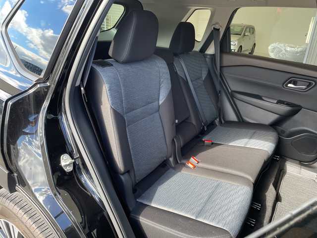 日産 エクストレイル X e－4ORCE 愛知県 2023(令5)年 3.7万km ダイヤモンドブラック 純正12.3型ディズプレイオーディオナビ/全方位カメラ/プロパイロット/シートヒーター/バックカメラ/パワーシート/コーナーセンサー/純正アルミホイール/ルーフレール/ETC2.0/ブラインドスポットモニター/LEDヘッドライト/ステアリングヒーター/インテリジェントミラー/衝突軽減システム/フルセグ/Bluetooth/ステアリングスイッチ/スマートキー/プッシュスタート