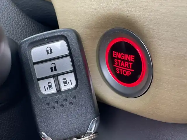 ホンダ フリード G ホンダセンシング 群馬県 2016(平28)年 5.5万km ブルーホライゾンM 純正ナビ　フルセグＴＶ　バックカメラ　アダプティブクルーズコントロール　衝突被害軽減ブレーキ　レーンアシスト　両側電動スライドドア　オートライト　ステアリングスイッチ　ＥＴＣ　スマートキー　禁煙車