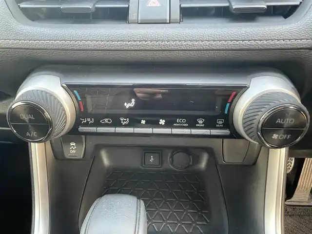 トヨタ ＲＡＶ４ X 熊本県 2021(令3)年 4.3万km アティチュードブラックマイカ ワンオーナー/衝突軽減ブレーキ/純正ディスプレイオーディオ/バックカメラ/ビルトインETC/純正18インチAW/レーダークルーズ/LEDヘッドライト/オートライト/フォグライト/前後コーナーセンサー/横滑り防止装置/ウィンカーミラー/純正フロアマット/新車保証書/取扱説明書/スマートスペアキー×1本