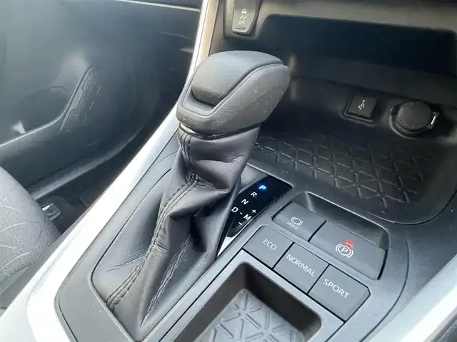 トヨタ ＲＡＶ４ X 熊本県 2021(令3)年 4.3万km アティチュードブラックマイカ ワンオーナー/衝突軽減ブレーキ/純正ディスプレイオーディオ/バックカメラ/ビルトインETC/純正18インチAW/レーダークルーズ/LEDヘッドライト/オートライト/フォグライト/前後コーナーセンサー/横滑り防止装置/ウィンカーミラー/純正フロアマット/新車保証書/取扱説明書/スマートスペアキー×1本