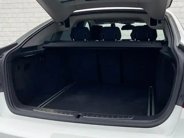 ＢＭＷ ３２０ｉ グランツーリスモ 岐阜県 2013(平25)年 5.7万km アルピンホワイトⅢ 純正HDDナビ/（フルセグTV/CD/DVD/Bluetooth/AUX）/バックカメラ/クルーズコントロール/リアパークディスタンスコントロール/メモリ機能パワーシート/電動リアゲート/キセノンヘッドライト/オートライト/本革巻きステアリング/MTモード付AT/ドライビングパフォーマンスコントロール/アイドリングストップ/純正18インチAW/純正フロアマット/純正ドライブレコーダー/純正ETC/スマートキー×2