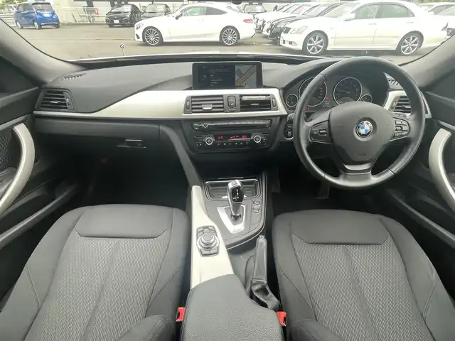 ＢＭＷ ３２０ｉ グランツーリスモ 岐阜県 2013(平25)年 5.7万km アルピンホワイトⅢ 純正HDDナビ/（フルセグTV/CD/DVD/Bluetooth/AUX）/バックカメラ/クルーズコントロール/リアパークディスタンスコントロール/メモリ機能パワーシート/電動リアゲート/キセノンヘッドライト/オートライト/本革巻きステアリング/MTモード付AT/ドライビングパフォーマンスコントロール/アイドリングストップ/純正18インチAW/純正フロアマット/純正ドライブレコーダー/純正ETC/スマートキー×2