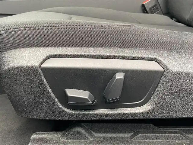 ＢＭＷ ３２０ｉ グランツーリスモ 岐阜県 2013(平25)年 5.7万km アルピンホワイトⅢ 純正HDDナビ/（フルセグTV/CD/DVD/Bluetooth/AUX）/バックカメラ/クルーズコントロール/リアパークディスタンスコントロール/メモリ機能パワーシート/電動リアゲート/キセノンヘッドライト/オートライト/本革巻きステアリング/MTモード付AT/ドライビングパフォーマンスコントロール/アイドリングストップ/純正18インチAW/純正フロアマット/純正ドライブレコーダー/純正ETC/スマートキー×2