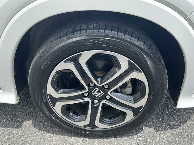 ホンダ ヴェゼル ハイブリッド Z 埼玉県 2015(平27)年 13.8万km ホワイトオーキッドパール (株)IDOMが運営する【じしゃロン熊谷店】の自社ローン専用車両になりますこちらは現金またはオートローンご利用時の価格です。自社ローンご希望の方は別途その旨お申付け下さい/純正HDDナビ（BT/フルセグTV/AM/FM/CD/DVD)/ETC/社外ドライブレコーダー/バックカメラ/クルーズコントロール/LEDヘッドライト/コーナーセンサー/スペアキー/ルーフレール/シートヒーター/純正アルミホイール/プッシュスタート/純正フロアマット/ECON