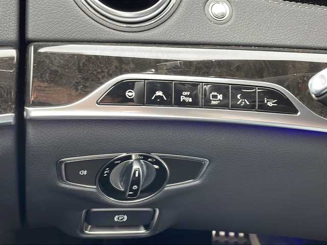 メルセデス・ベンツ Ｓ５５０Ｌ 東京都 2014(平26)年 6.2万km ダイヤモンドホワイト ショーファーP　/新車時保証書　整備記録簿　取扱説明書/ナイトビューアシスト　/ヘッドアップディスプレイ/PRE-SAFEブレーキ	/DTR＋ステアリング	/ブラインドウスポット	/レーンキープアシスト	/アイドリングストップ	/純正HDDナビ/フルセグTV	/SD/CD/DVD/REC/BT/USB/360度カメラ　ETC【DSRC】	/ブルメスター/リヤエンターテイメント/レザーシート　サンルーフ/全席シートヒーター/全席ベンチレーター/メモリー付パワーシート	/スマートキー×2本/パークトロニック	/LEDヘッドライト/オートライト	/パドルシフト付皮巻きハンドル	/パワーバックドア	/AMG18インチアルミ