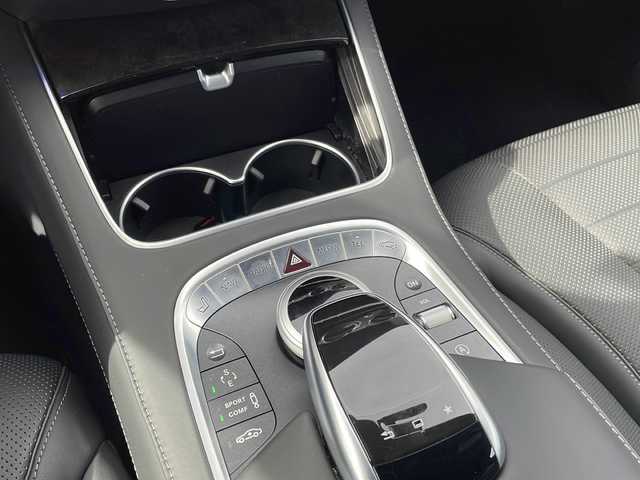 メルセデス・ベンツ Ｓ５５０Ｌ 東京都 2014(平26)年 6.2万km ダイヤモンドホワイト ショーファーP　/新車時保証書　整備記録簿　取扱説明書/ナイトビューアシスト　/ヘッドアップディスプレイ/PRE-SAFEブレーキ	/DTR＋ステアリング	/ブラインドウスポット	/レーンキープアシスト	/アイドリングストップ	/純正HDDナビ/フルセグTV	/SD/CD/DVD/REC/BT/USB/360度カメラ　ETC【DSRC】	/ブルメスター/リヤエンターテイメント/レザーシート　サンルーフ/全席シートヒーター/全席ベンチレーター/メモリー付パワーシート	/スマートキー×2本/パークトロニック	/LEDヘッドライト/オートライト	/パドルシフト付皮巻きハンドル	/パワーバックドア	/AMG18インチアルミ