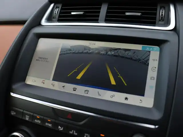 ジャガー Ｅペース HSE 300PS 宮城県 2018(平30)年 4.8万km 青 純正ナビ【ＢＴ／フルセグＴＶ】/ＭＥＲＩＤＩＡＮサウンド　/アダプティブクルーズコントロール　/パワーテールゲート　/ブラウンレザーシート　/前席メモリー付きパワーシート　/レーンキープアシスト　/全方位カメラ/前席シートヒーター/衝突回避/ブラインドスポットアシスト/リアチャイルドセキュリティ/純正20インチAW/LEDヘッドライト/前後ドライブレコーダー/オートマチックハイビーム/ETC/プッシュスタート/禁煙車
