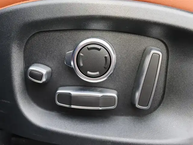 ジャガー Ｅペース HSE 300PS 宮城県 2018(平30)年 4.8万km 青 純正ナビ【ＢＴ／フルセグＴＶ】/ＭＥＲＩＤＩＡＮサウンド　/アダプティブクルーズコントロール　/パワーテールゲート　/ブラウンレザーシート　/前席メモリー付きパワーシート　/レーンキープアシスト　/全方位カメラ/前席シートヒーター/衝突回避/ブラインドスポットアシスト/リアチャイルドセキュリティ/純正20インチAW/LEDヘッドライト/前後ドライブレコーダー/オートマチックハイビーム/ETC/プッシュスタート/禁煙車