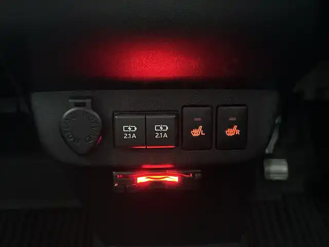 ダイハツ ミラ トコット G SA Ⅲ 千葉県 2023(令5)年 1.2万km プラムブラウンクリスタルマイカ 社外7V型ナビ/(AM/FM/CD/DVD/フルセグ/Bluetooth)/360°カメラ/衝突被害軽減システム/横滑り防止装置/ETC/ドライブレコーダー/アイドリングストップ/LEDヘッドライト/オートライト/電動格納ミラー/シートヒーター/シートリフター/禁煙車/プッシュスタート/スマートキー/フロアマット/ドアバイザー/スペアキー/取扱説明書/保証書