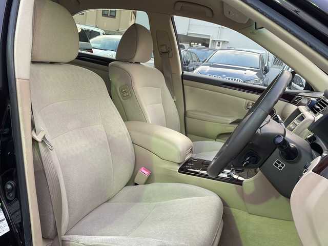 トヨタ クラウン ロイヤル ロイヤルサルーン プレミアムED 大阪府 2007(平19)年 8.9万km 黒 メーカー純正HDDナビ/バックモニター/ビルトインETC/社外１７インチAW/前席パワーシート/HIDヘッドライト/フォグランプ/革巻きステアリング/クルーズコントロール/電動格納ミラー/プラズマクラスター/ドアバイザー/保証書/取扱説明書/スペアキー1本