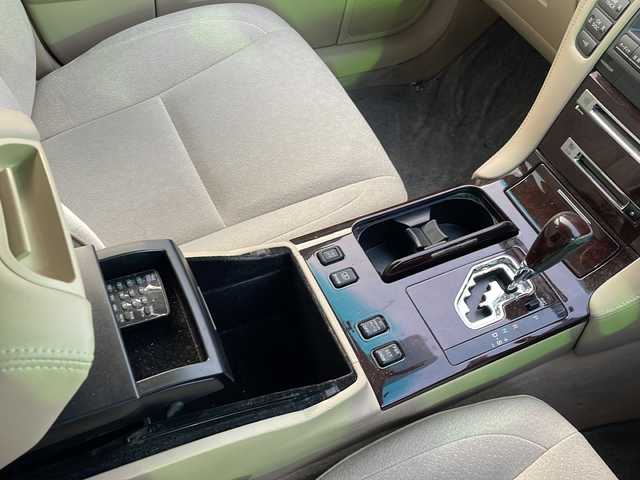 トヨタ クラウン ロイヤル ロイヤルサルーン プレミアムED 大阪府 2007(平19)年 8.9万km 黒 メーカー純正HDDナビ/バックモニター/ビルトインETC/社外１７インチAW/前席パワーシート/HIDヘッドライト/フォグランプ/革巻きステアリング/クルーズコントロール/電動格納ミラー/プラズマクラスター/ドアバイザー/保証書/取扱説明書/スペアキー1本