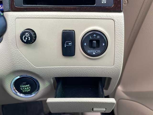 トヨタ クラウン ロイヤル ロイヤルサルーン プレミアムED 大阪府 2007(平19)年 8.9万km 黒 メーカー純正HDDナビ/バックモニター/ビルトインETC/社外１７インチAW/前席パワーシート/HIDヘッドライト/フォグランプ/革巻きステアリング/クルーズコントロール/電動格納ミラー/プラズマクラスター/ドアバイザー/保証書/取扱説明書/スペアキー1本