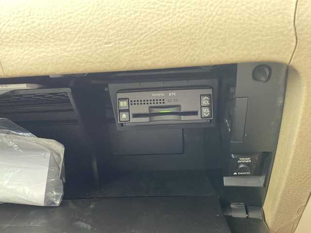 トヨタ クラウン ロイヤル ロイヤルサルーン プレミアムED 大阪府 2007(平19)年 8.9万km 黒 メーカー純正HDDナビ/バックモニター/ビルトインETC/社外１７インチAW/前席パワーシート/HIDヘッドライト/フォグランプ/革巻きステアリング/クルーズコントロール/電動格納ミラー/プラズマクラスター/ドアバイザー/保証書/取扱説明書/スペアキー1本